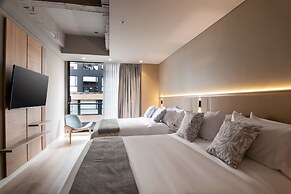 w Phenomenal Loft w/ Great Balcony in Unicentro