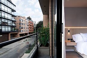 w Phenomenal Loft w/ Great Balcony in Unicentro