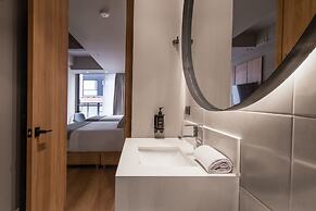 w Phenomenal Loft w/ Great Balcony in Unicentro