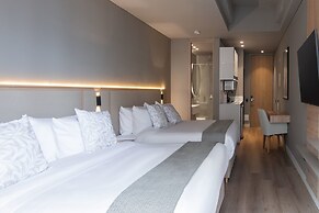 w Phenomenal Loft w/ Great Balcony in Unicentro