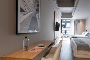 w Phenomenal Loft w/ Great Balcony in Unicentro