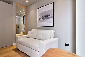 w Illustrious 1BR w/ Great Balcony in Unicentro