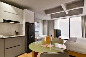 w Illustrious 1BR w/ Great Balcony in Unicentro