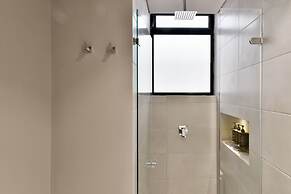 w Illustrious 1BR w/ Great Balcony in Unicentro