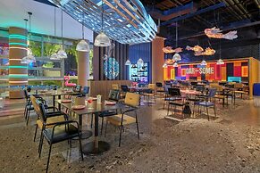 Moxy Ningbo Old Bund