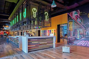 Moxy Ningbo Old Bund