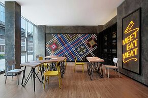 Moxy Ningbo Old Bund