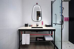 Moxy Ningbo Old Bund