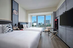 Moxy Ningbo Old Bund