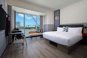 Moxy Ningbo Old Bund