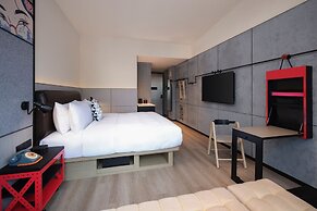 Moxy Ningbo Old Bund