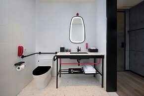 Moxy Ningbo Old Bund