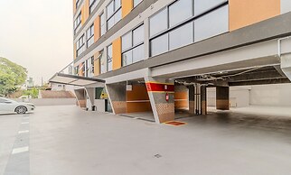 RUP Studios Equipados em Prédio Piscina