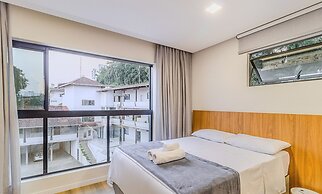 RUP Studios Equipados em Prédio Piscina