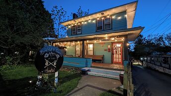 Bon Paul & Sharky's Hostel