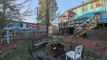 Bon Paul & Sharky's Hostel