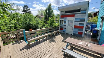 Bon Paul & Sharky's Hostel