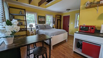 Bon Paul & Sharky's Hostel