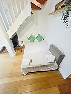 One bedroom flat near train station