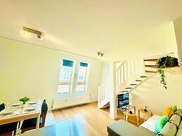 One bedroom flat near train station
