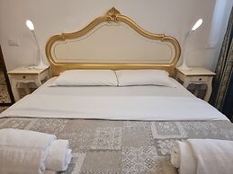 Gesuiti - Cozy and Central Apartment