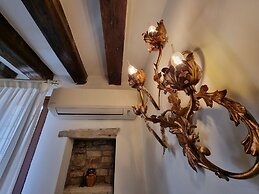 Gesuiti - Cozy and Central Apartment