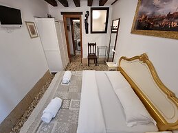 Gesuiti - Cozy and Central Apartment