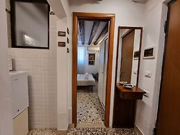 Gesuiti - Cozy and Central Apartment