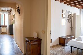 Gorgeous Apartment Behind St Mark Square