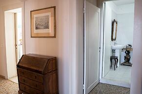 Gorgeous Apartment Behind St Mark Square