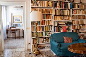 Gorgeous Apartment Behind St Mark Square