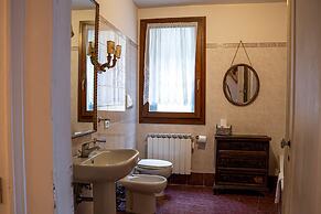 Gorgeous Apartment Behind St Mark Square