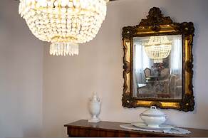 Gorgeous Apartment Behind St Mark Square