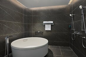 Crowne Plaza Shanghai Snow World by IHG