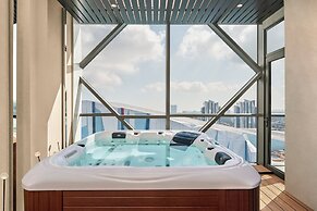 Crowne Plaza Shanghai Snow World by IHG