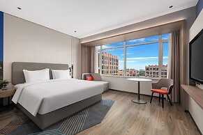 Holiday Inn Express Qingdao Hongdao Station by IHG