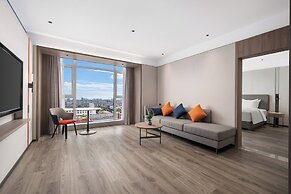 Holiday Inn Express Qingdao Hongdao Station by IHG