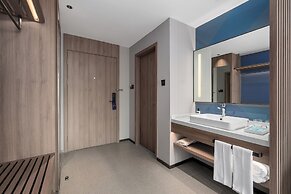 Holiday Inn Express Qingdao Hongdao Station by IHG
