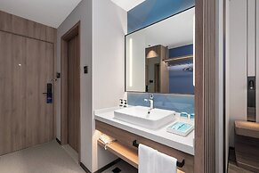 Holiday Inn Express Qingdao Hongdao Station by IHG