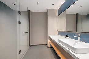 Holiday Inn Express Qingdao Hongdao Station by IHG