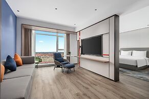 Holiday Inn Express Qingdao Hongdao Station by IHG