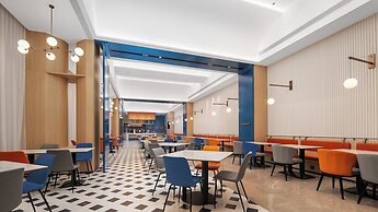 Holiday Inn Express Qingdao Hongdao Station by IHG