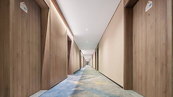 Holiday Inn Express Qingdao Hongdao Station by IHG