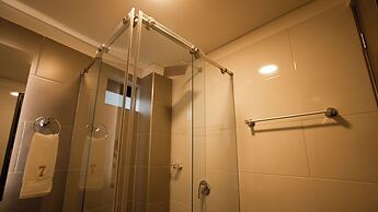 Edificio Malú 777 by Wellcome