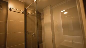 Edificio Malú 777 by Wellcome