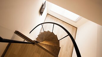 Edificio Malú 777 by Wellcome