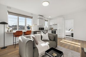 Windsor Apartments by Urban Rest