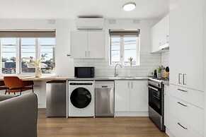 Windsor Apartments by Urban Rest