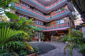 KWABAHAL BOUTIQUE -LUXURY HOSTEL