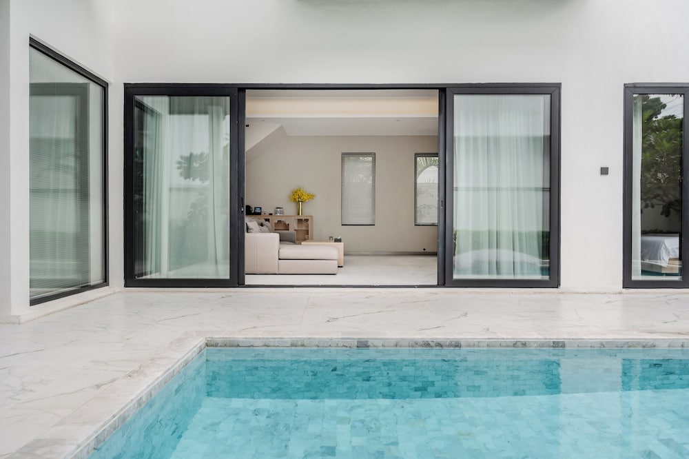 Argo Pattaya Resort and Villas